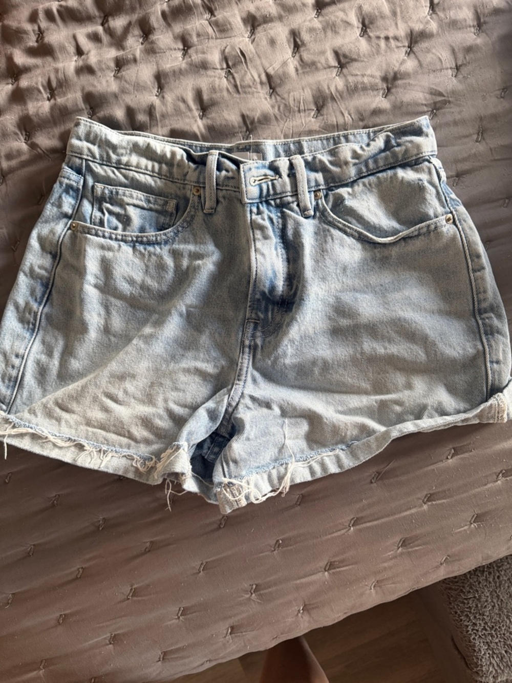 Good American Light Wash Denim High-Rise Shorts